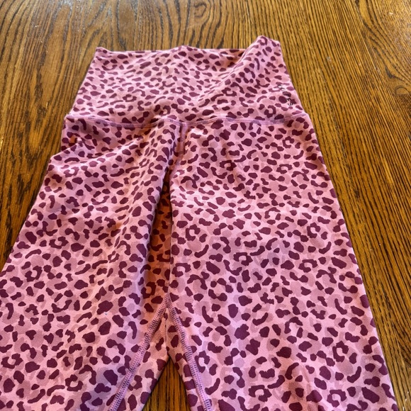 Barre3 Pink Fuschia Cheetah Leopard Print Leggings | S - Picture 2 of 6